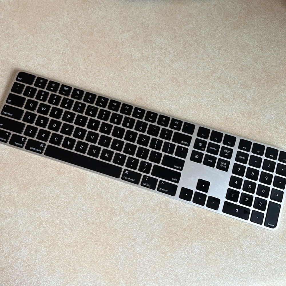 Wireless Apple Magic Keyboard with Touch ID and Numeric Keypad